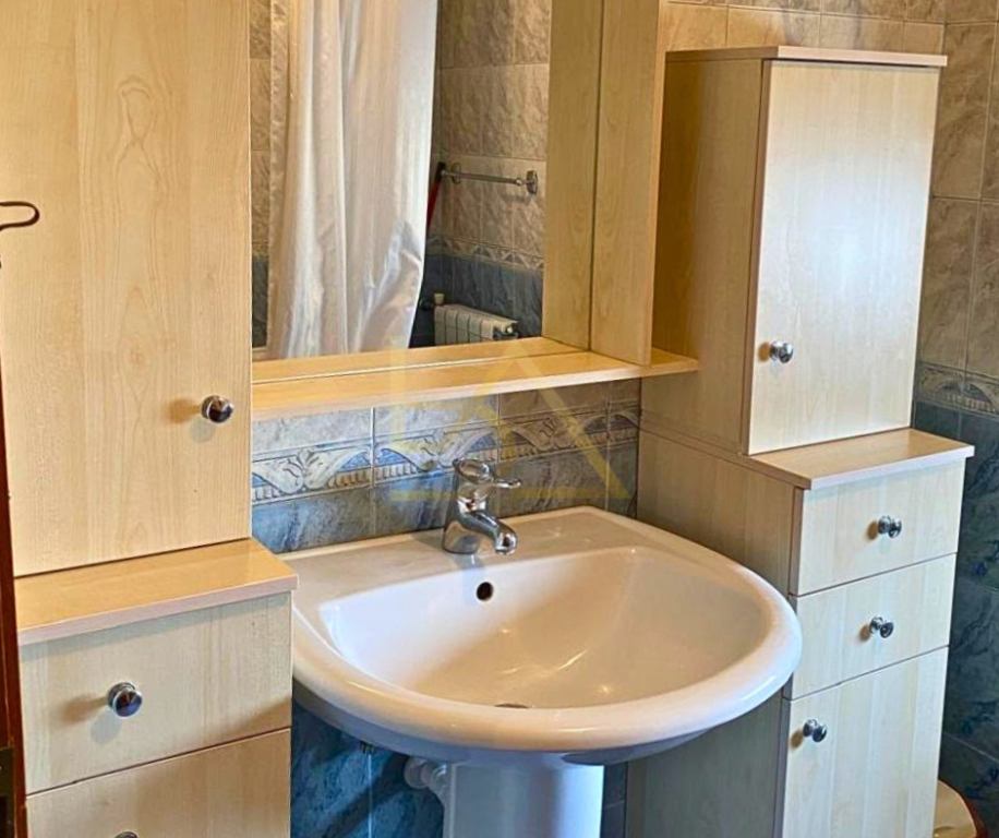 Apartament Duplex 3+1 me Qira – Rruga e Elbasanit, Pranë Ambasadës Amerikane, Tiranë