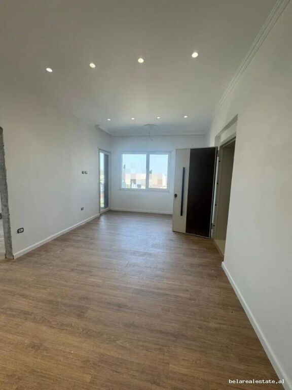 Apartament Ne Shitje 1+1 Prane Spitalit Amerikan 3 ( ID B110553) Tirane
