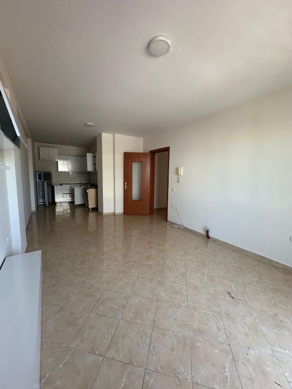 Jepet me qira apartament  2+1 me verandë – Selvia, Tiranë