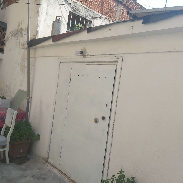 MAGAZINE 30M2 ME QIRA - RR.ALI DEMI TIRANE