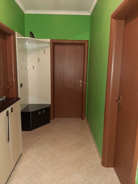 2+1,e mobiluar bar universi astir,550 mije leke