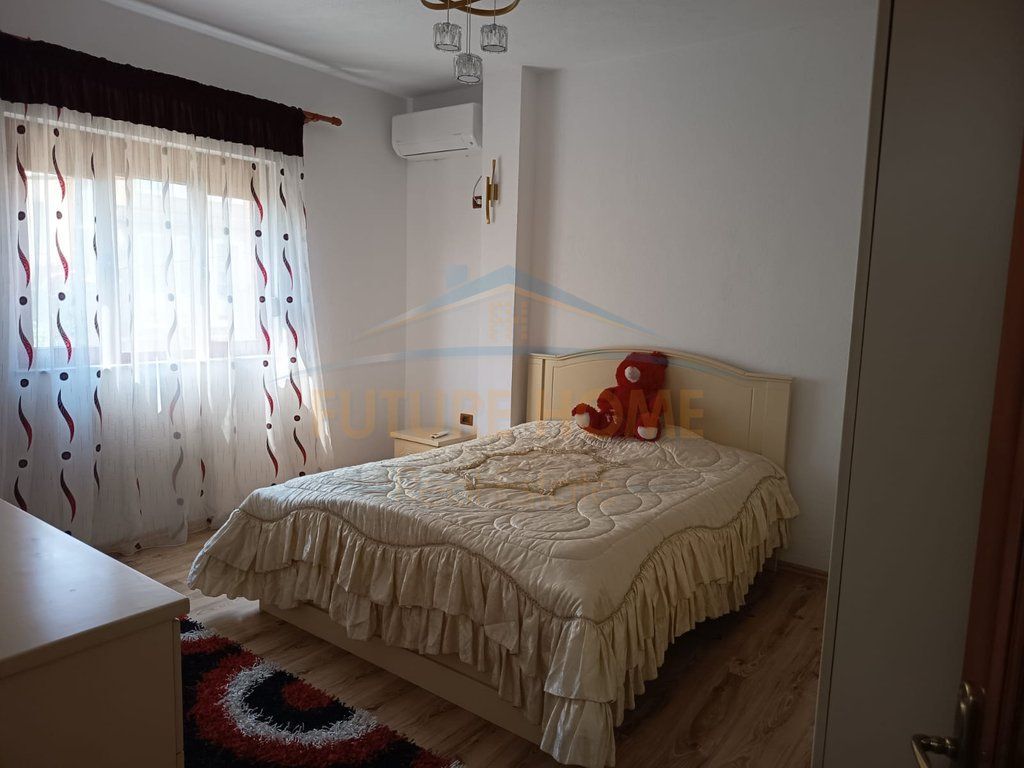 Rent, 2-storey Villa, near the "Rreze Drite" School Sauk
