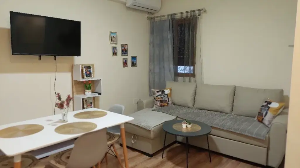 Rent | Shtëpi private 1 + 1 | Rruga Myslym Shyri | 600 €/month