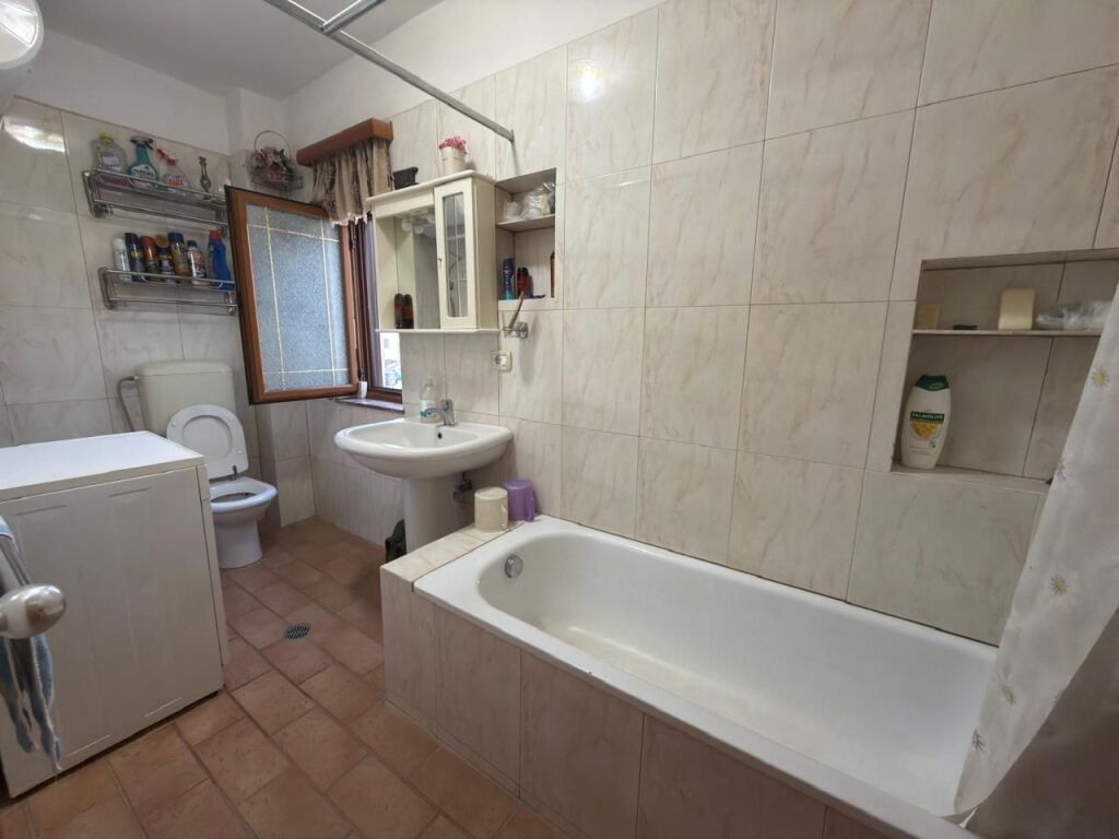 Appartamento 2+1 in vendita vicino alla pasticceria Elezaj, Vlore.