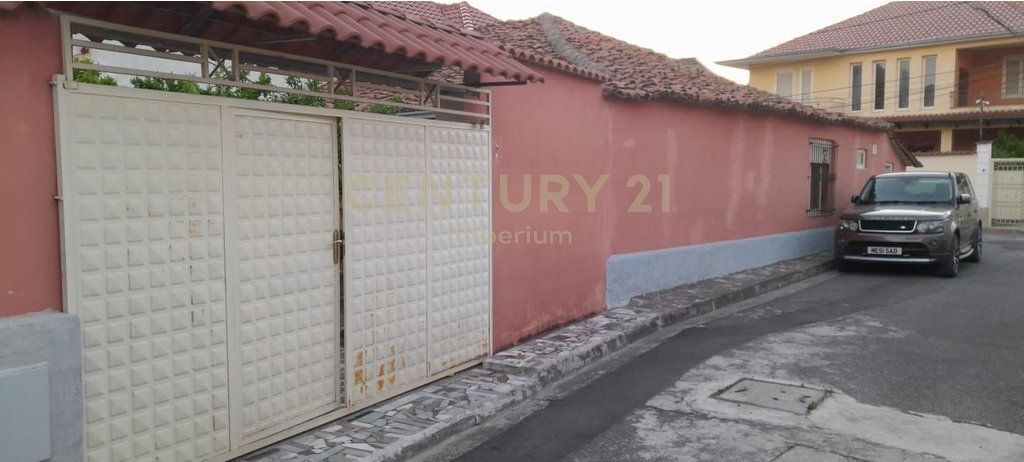 Shtëpi 1+1 Në Shitje në Elbasan Qender - 100.000 euro