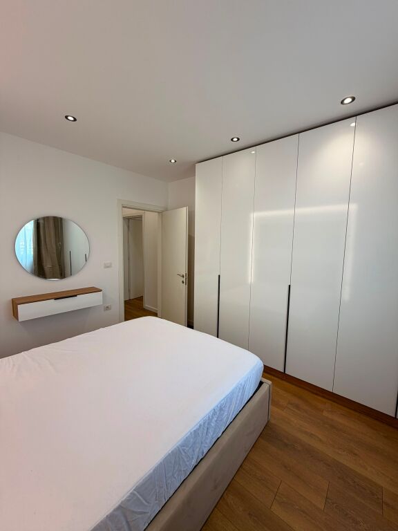 🏡 Appartamento 1+1 in vendita presso i Dormitori di Ingegneria delle Costruzioni  Appartamento 1+1, con una superficie di 60 m², situato al 2° piano, in un edificio costruito nel 2017.  📍 Zona: Dormitori di Ingegneria delle Costruzioni 🏢 Edificio del 2017 📐 Superficie: 60 m² 🛏️ Tipologia: 1+1 🏷️ Prezzo: 158.000 €