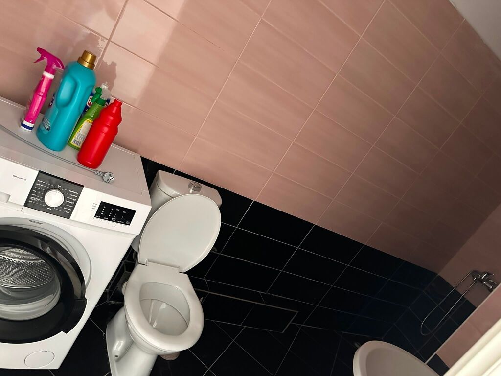 Jepet Me Qera Apartament 2+1+2 Tualete + 1 Ballkon