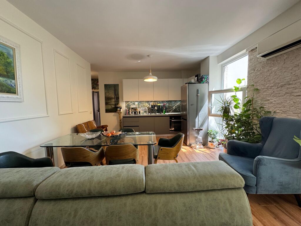 Shitet Apartament 2+1+2+2 Vila Zogut