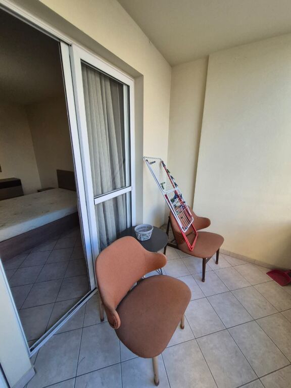 Shitet apartament 1+1 ne Astir , prane Artist Lounge , Unaza e re , Yzberisht .
