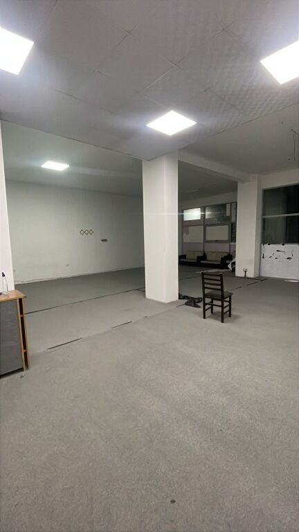 Premises for sale at Ana Center, Kamez.
