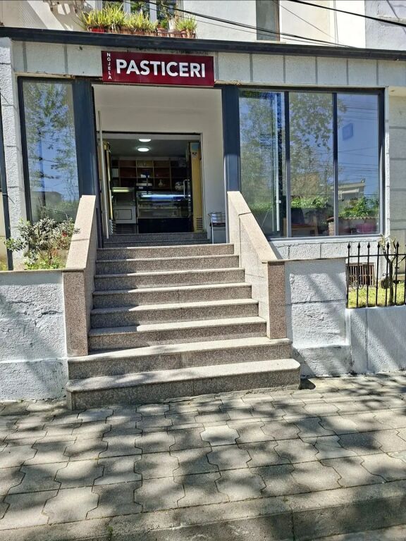 DYQAN ME QIRA - STACIONI I TRENIT, TIRANE