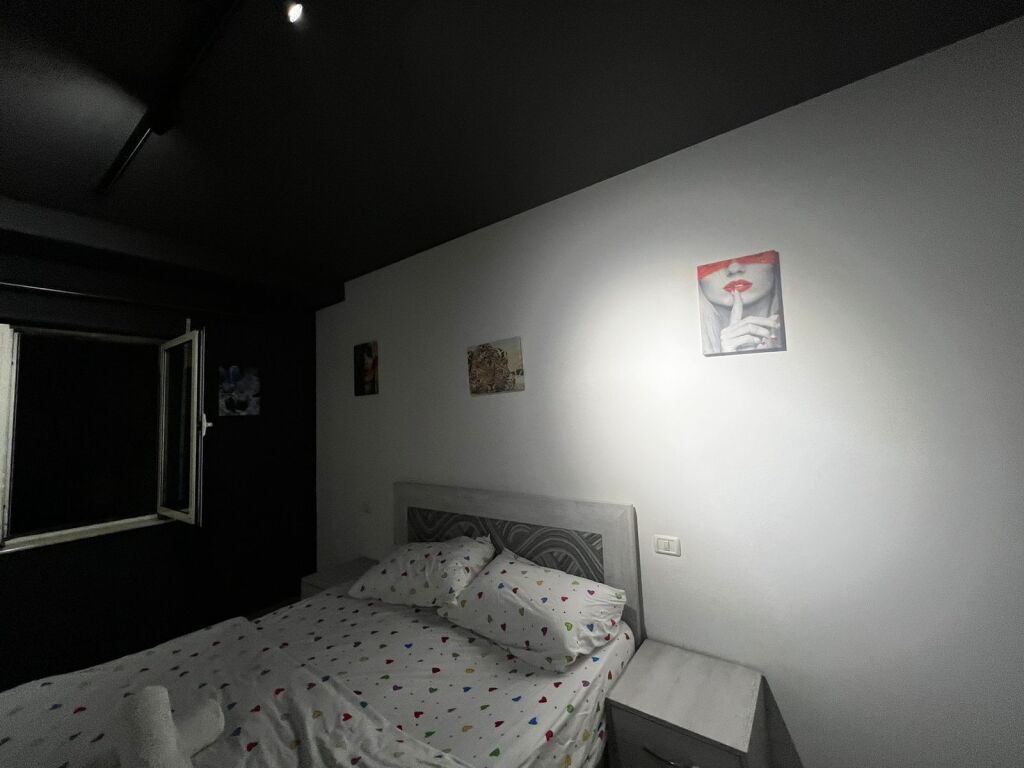 🏢Rruga Fortuzi,pas Ministrise se Drejtesise,jepet me qera apartament 2+1,i mobiluar.60,000Leke