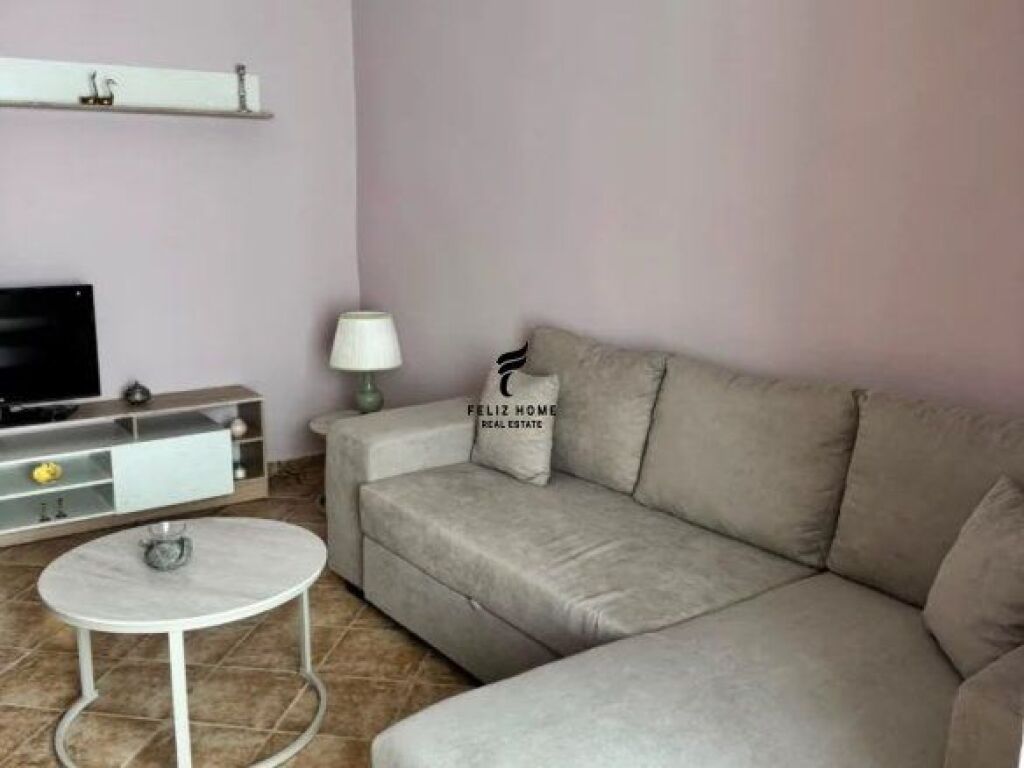 APARTAMENT ME QERA 1+1 RRUGA E DIBRES 45.000 LEKE FH-88169