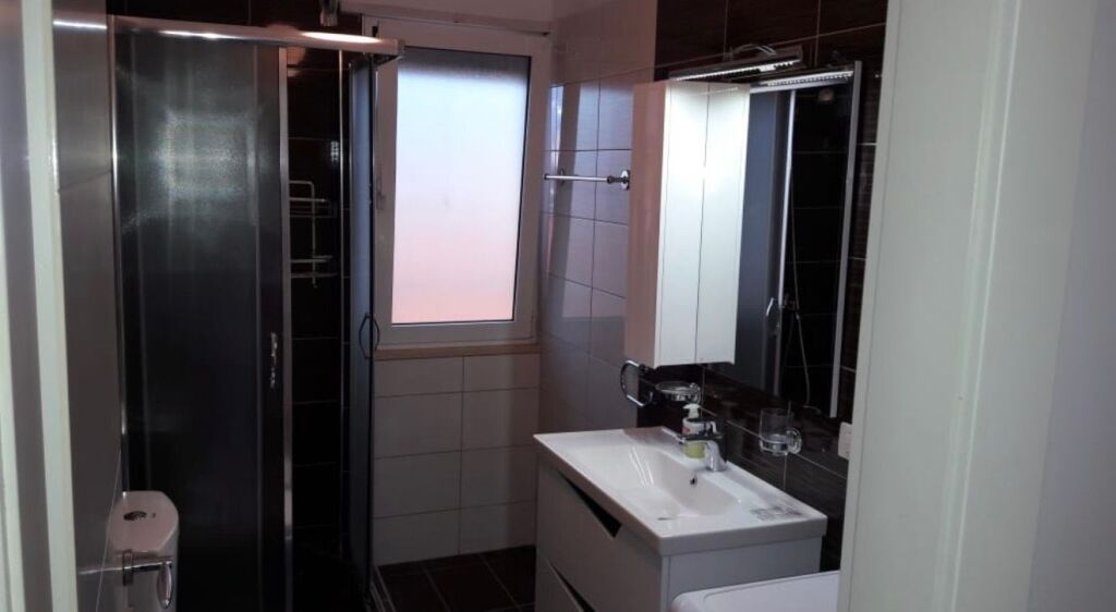 2+1, rr peti dry lake, 700 thousand leke, with extra parking