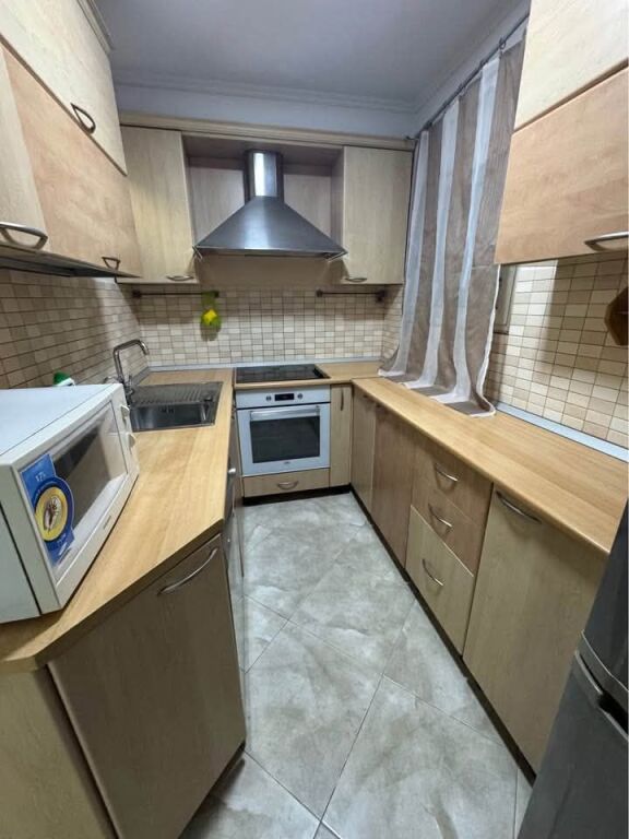 ME QIRA APARTAMENT 2+1 - QENDER, TIRANE