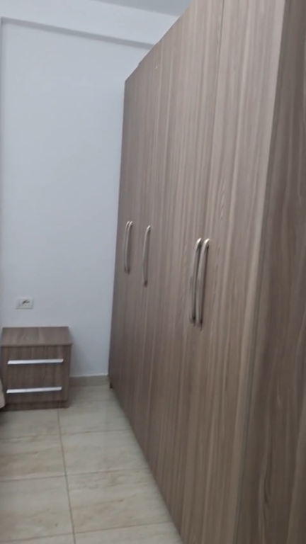 Apartament 2+1 per qera Komuna e Parisit !