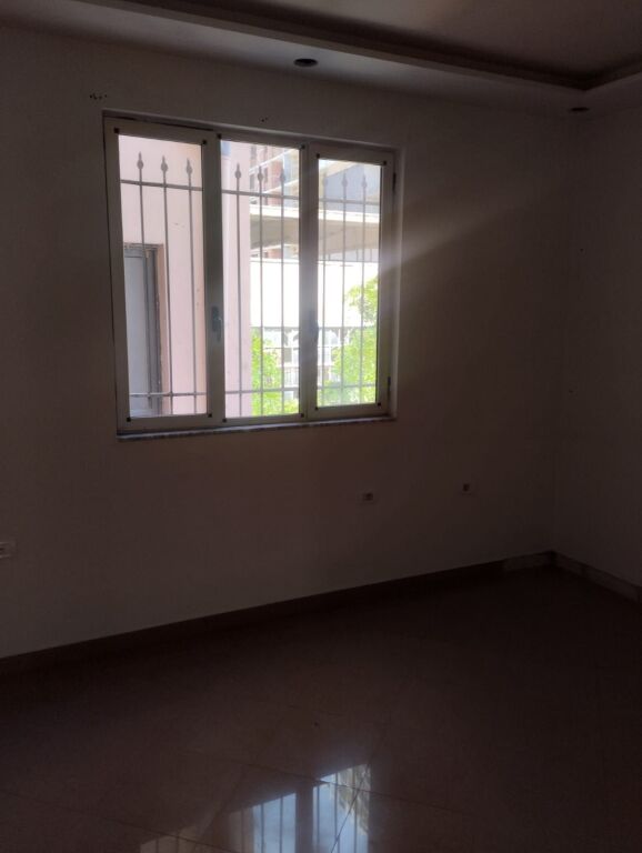 Rent | Ambjent Biznesi | Zogu i Zi | 600 €/month
