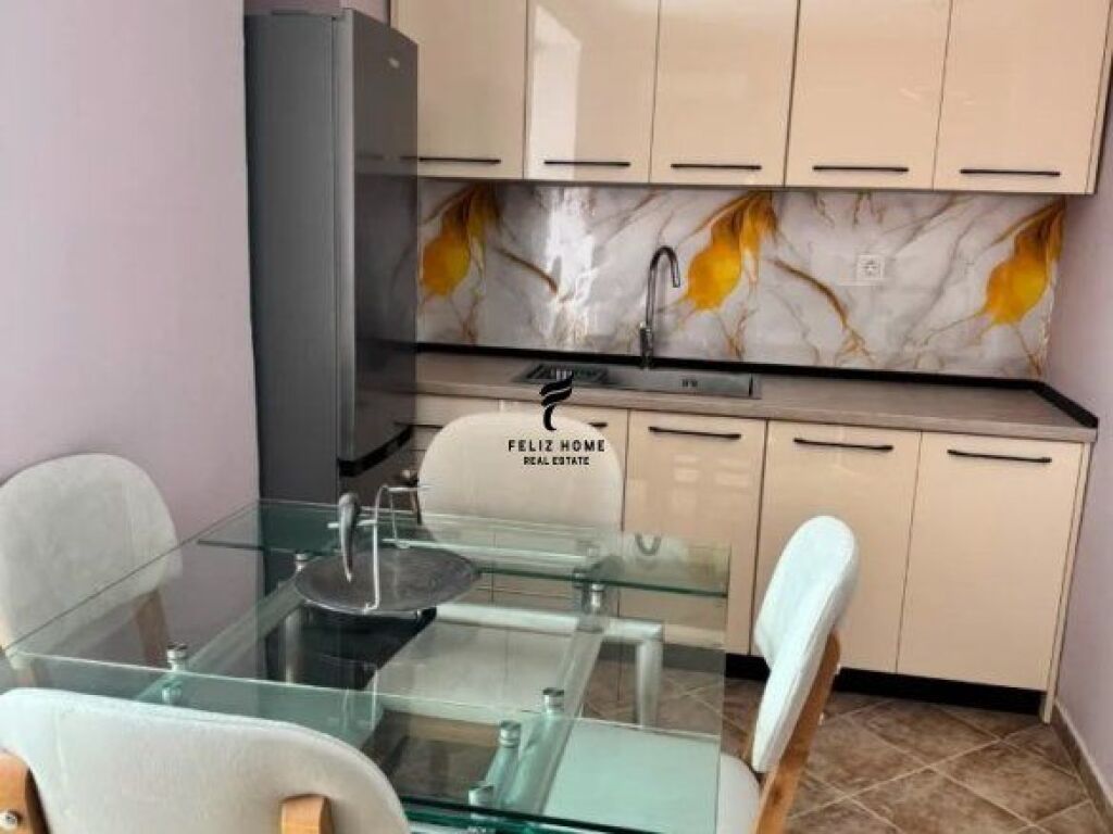 APARTAMENT ME QERA 1+1 RRUGA E DIBRES 45.000 LEKE FH-88169