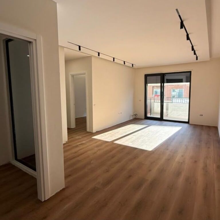 VENDESI APPARTAMENTO 2+1+2 + POSTO AUTO – LAGO ASCIUTTO