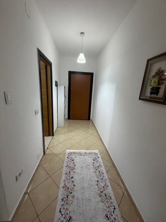 1+1, at the brother's in Astir, 400 thousand lek
