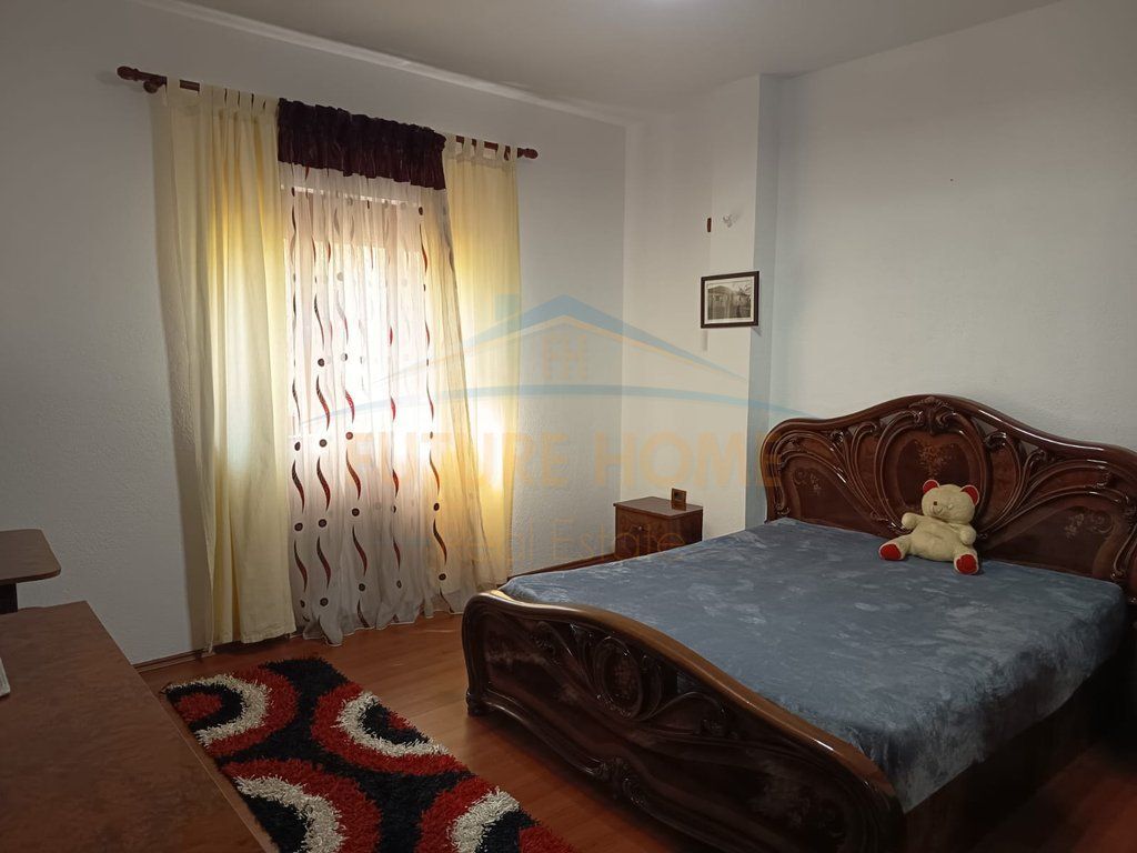 Rent, 2-storey Villa, near the "Rreze Drite" School Sauk
