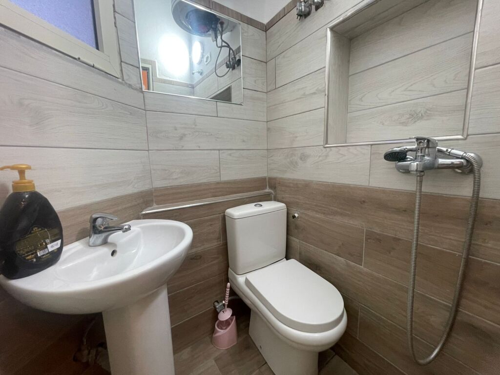 GARSONIERE ME QIRA 📍 RRUGA GJON MILI | KATI I 2-TË | 360 €/MUAJ 🏡