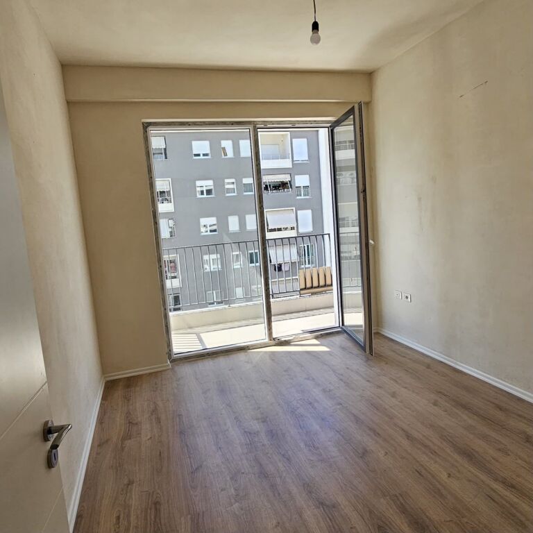 Shitet Apartament 3+1+2 + Depo – Komuna e Parisit