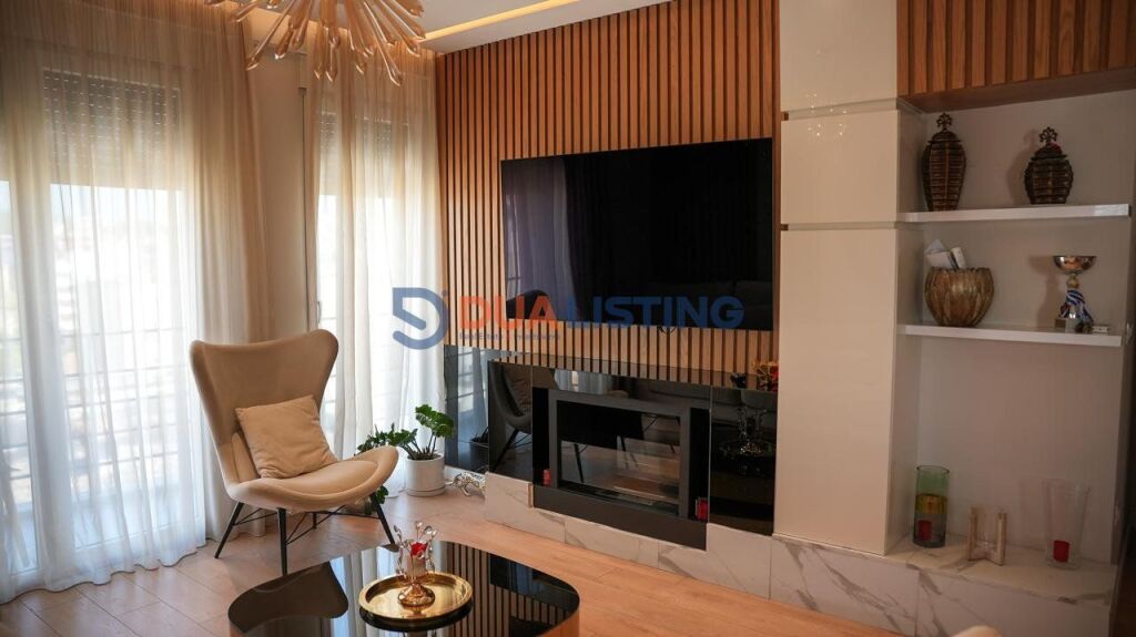 We sell a 3+1+2 apartment near Elbasan street, Mihal Grameno school!