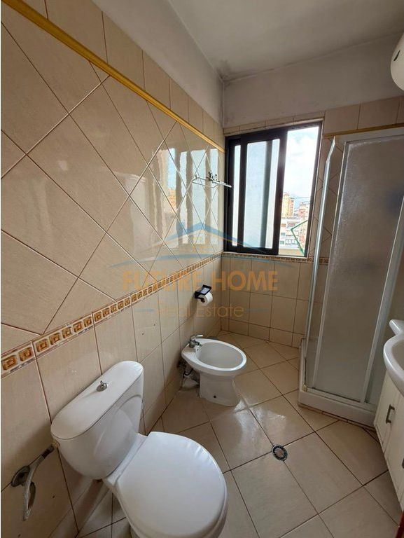 SHITET APARTAMENT 2+1 TEK KOPSHTI BOTANIK