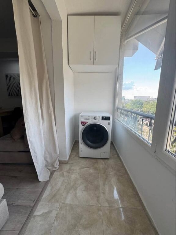 ME QIRA APARTAMENT 2+1 - QENDER, TIRANE