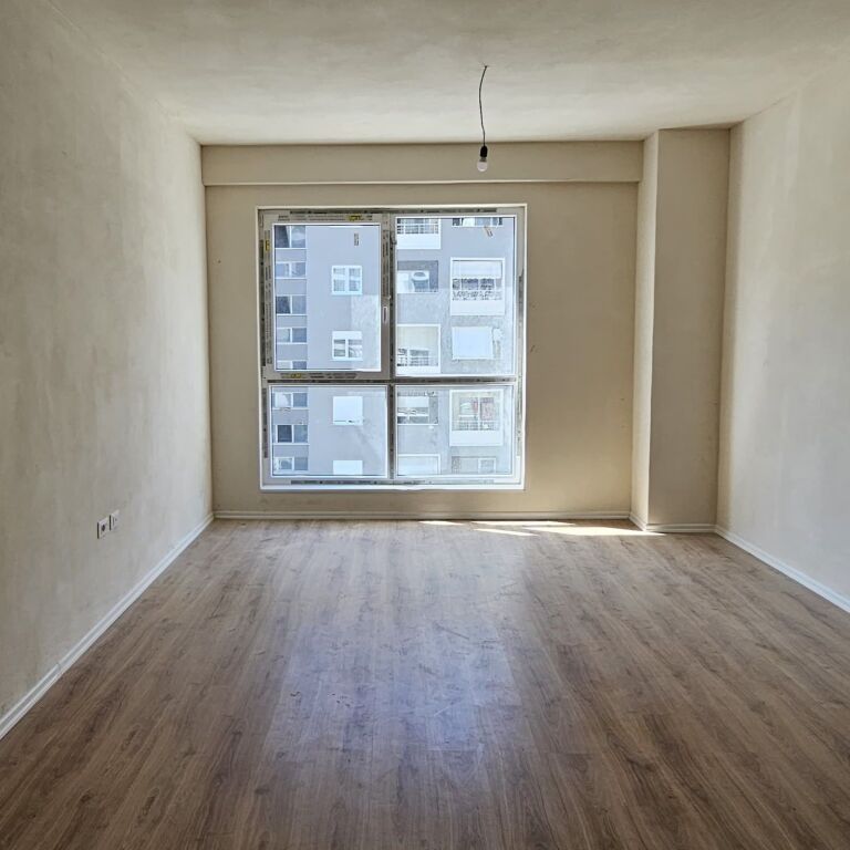 Shitet Apartament 3+1+2 + Depo – Komuna e Parisit