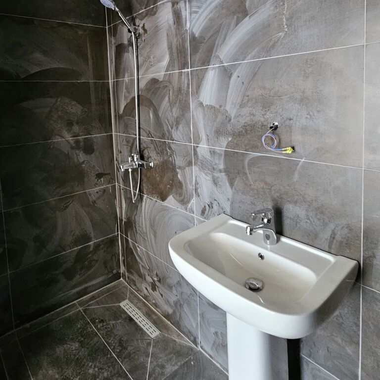 Shitet Apartament 3+1+2 + Depo – Komuna e Parisit