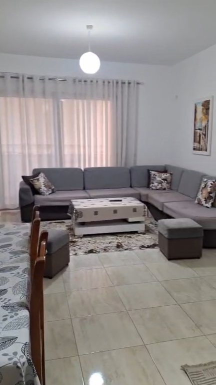 Apartament 2+1 per qera Komuna e Parisit !