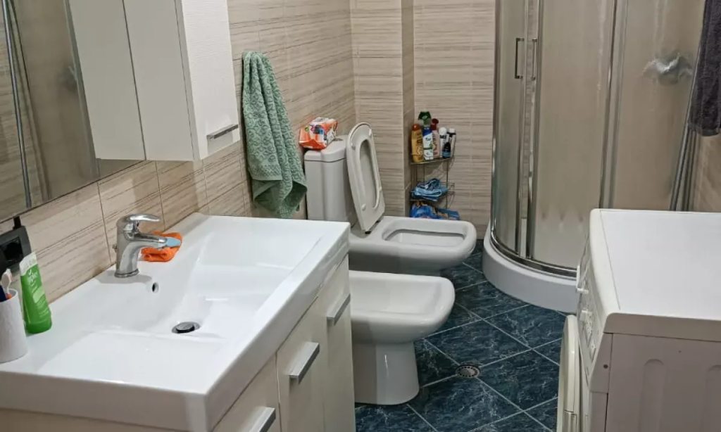 shitet apartament 2+1 në fresk, tiranë