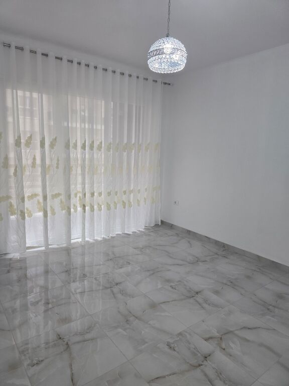 JEPET ME QERA APARTAMENT NË TIRAN
