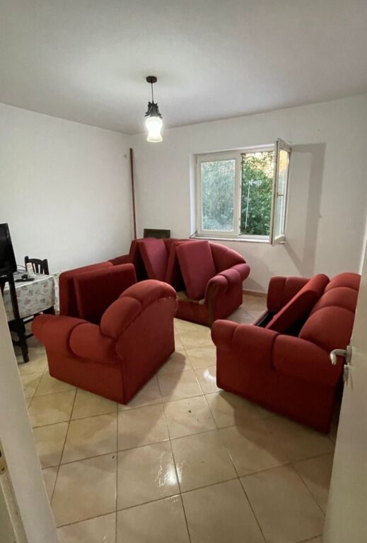Jepet Me Qera Apartament 2+1+1 Ballkon