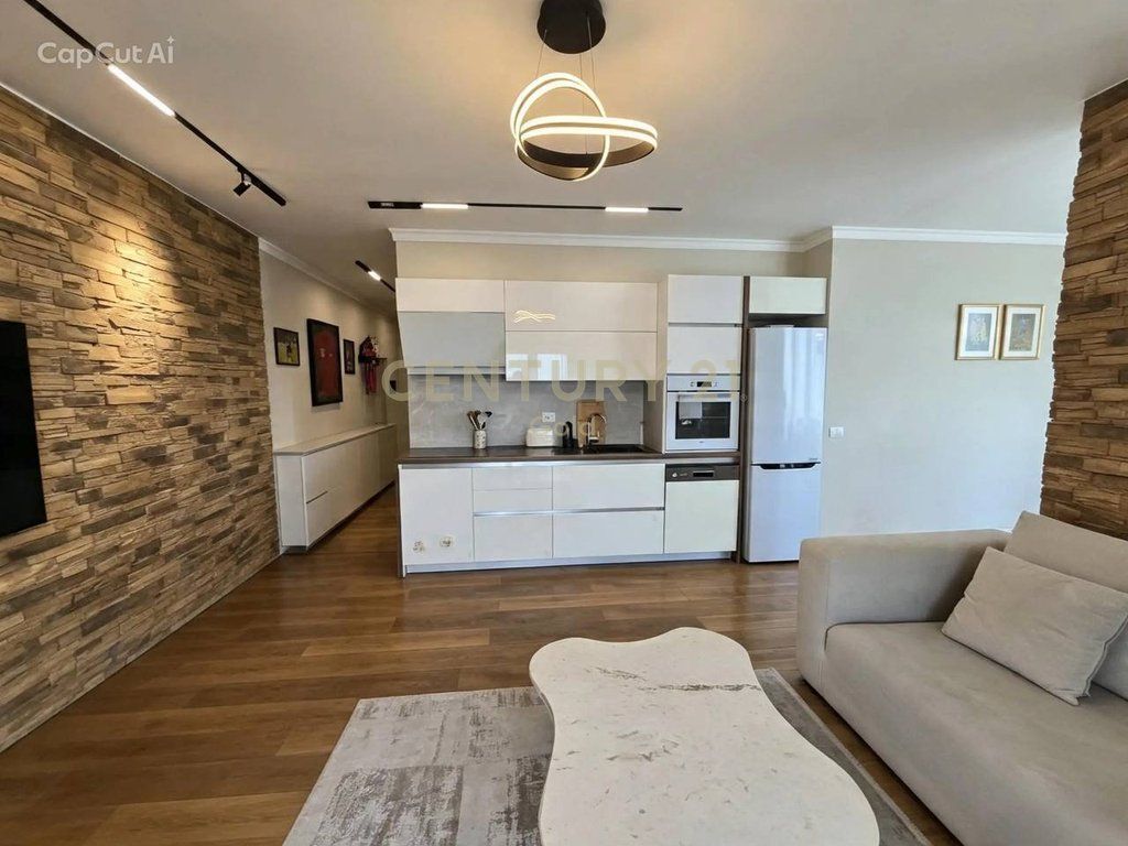 APARTAMENT 2+1+2 PER SHITJE TEK KOPSHTI BOTANIK (XHAMIA)