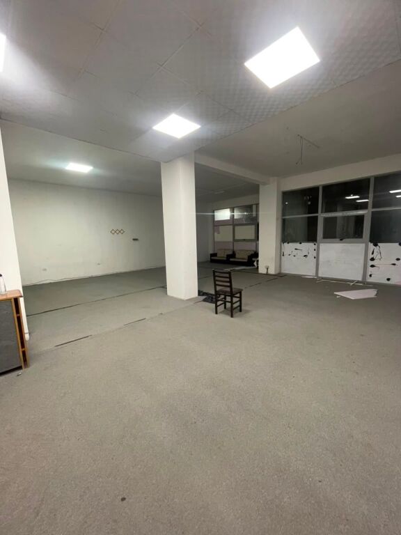 Premises for sale at Ana Center, Kamez, Institut, Bathore.