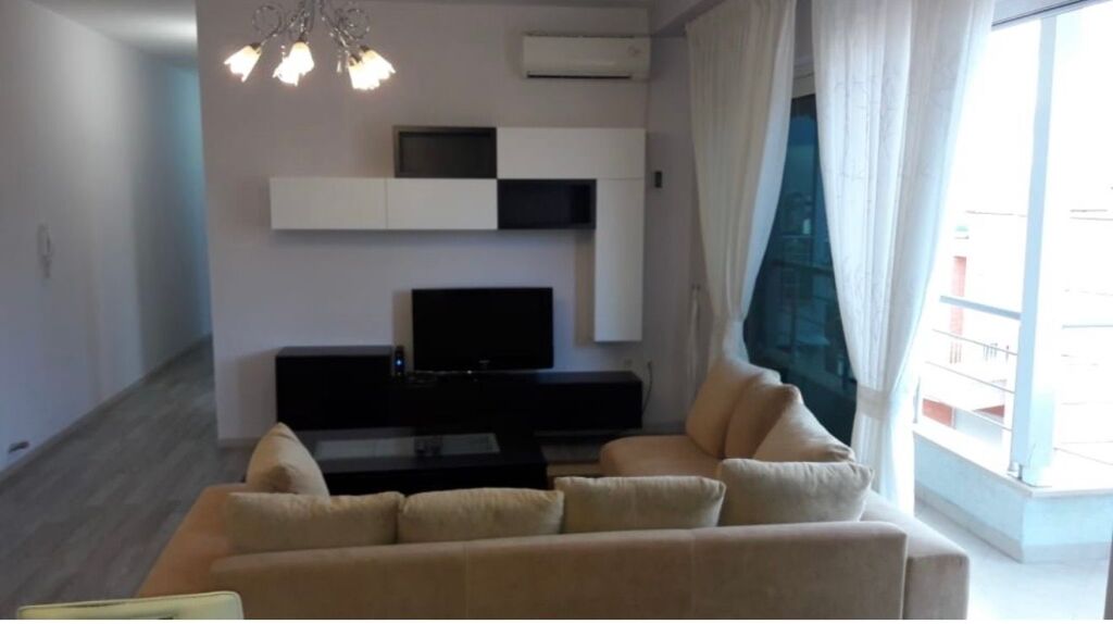 2+1, rr peti dry lake, 700 thousand leke, with extra parking