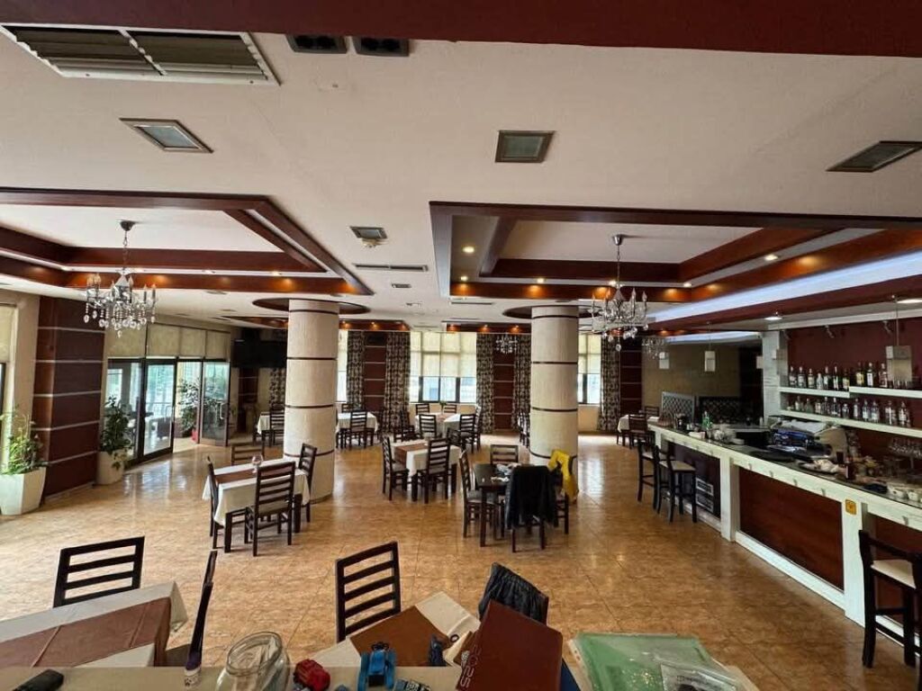 BAR-RESTAURANT FOR RENT IN WORKING CONDITION - PORCELAN TIRANA