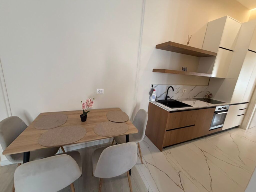 We rent Super Apart 2+1 near Flora cafe, Durres Street