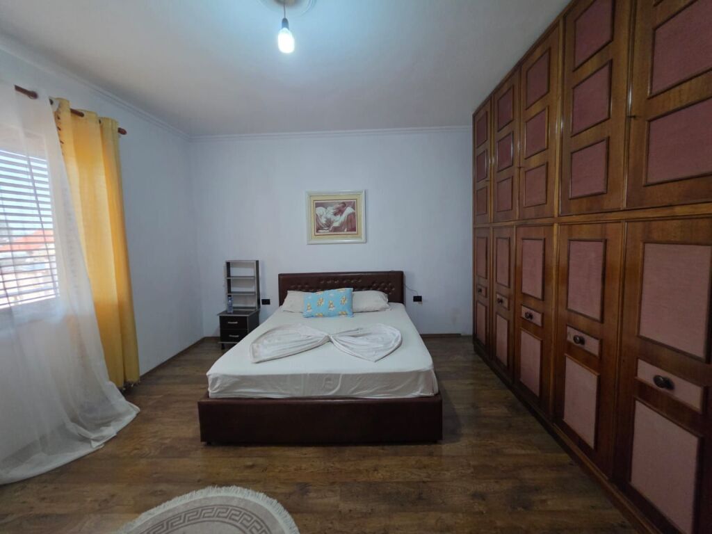 Qera | Shtëpi private 2 + 1 | Rruga Besa | 550 €/muaj