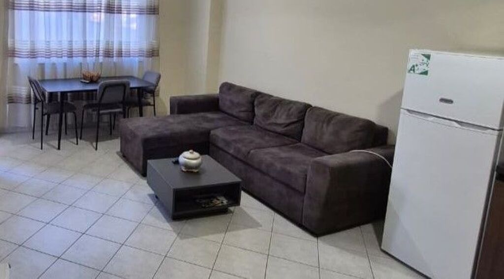Shitet apartament 1+1 ne Astir , prane Artist Lounge .