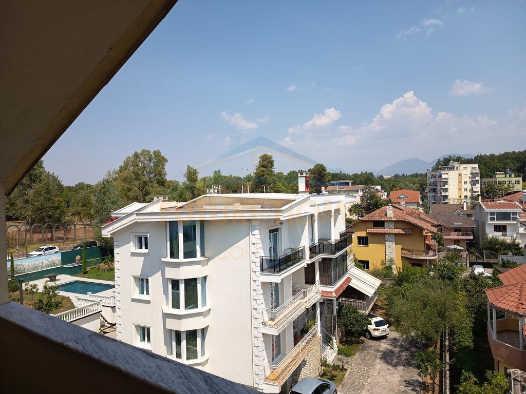 Rent, 2-storey Villa, near the "Rreze Drite" School Sauk