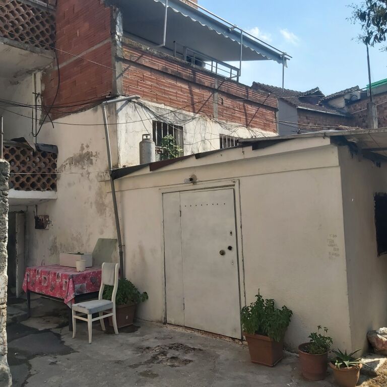 MAGAZINE 30M2 ME QIRA - RR.ALI DEMI TIRANE