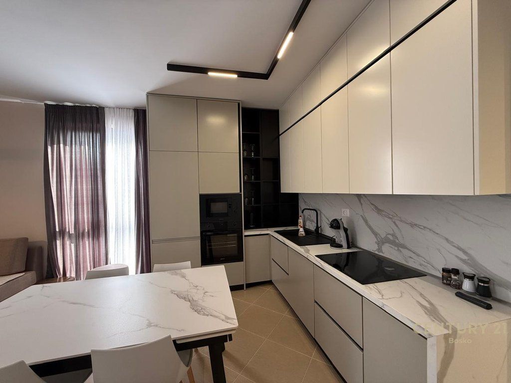 APPARTAMENTO MODERNO 2+1, NELLA RESIDENZA CITY VIEW SHKOZE!! 620 € /Mese