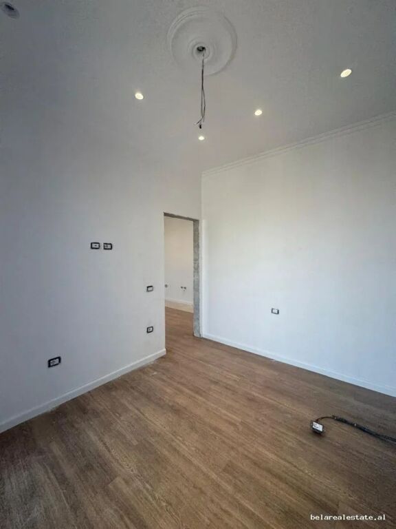 Apartament Ne Shitje 1+1 Prane Spitalit Amerikan 3 ( ID B110553) Tirane
