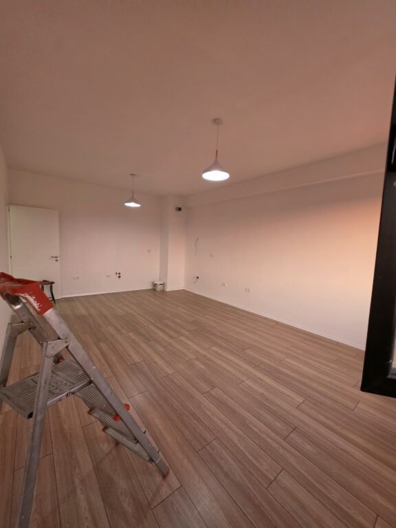 Shitet apartament 1+1 ne Astir