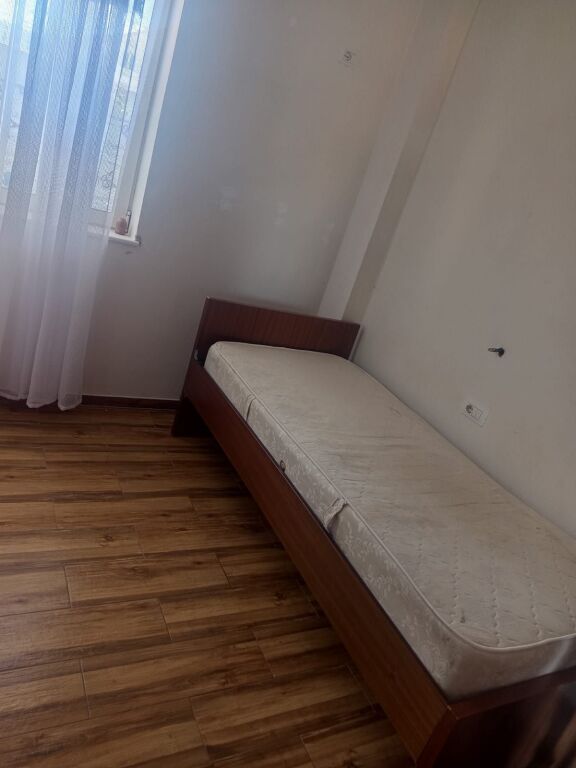 GARSIONERE 24000 LEKE.ISH TREGU ELEKTRIK