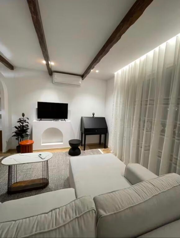 Jepet me Qera Apartament te San Pietro